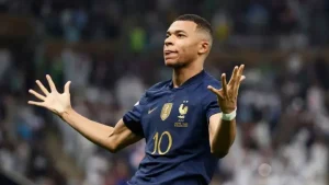 Vinh quang đạt được tại Moskva của Mbappé